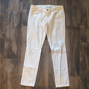 White skinny jeans